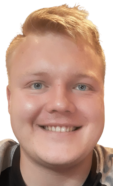 Estiaan_selfie-removebg-preview